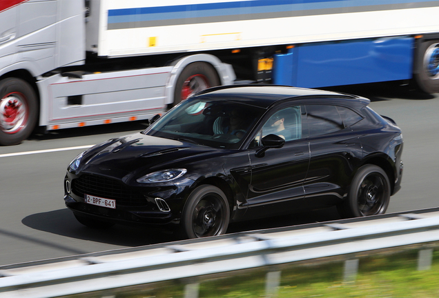 Aston Martin DBX