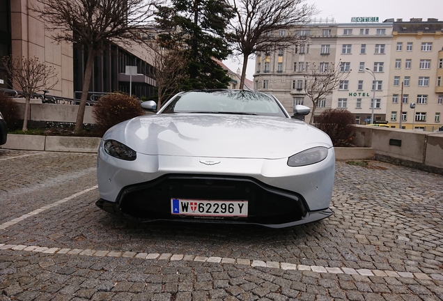 Aston Martin V8 Vantage 2018