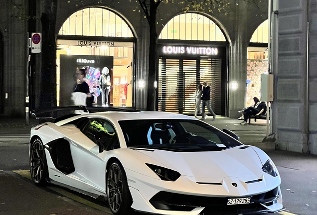 Lamborghini Aventador LP770-4 SVJ