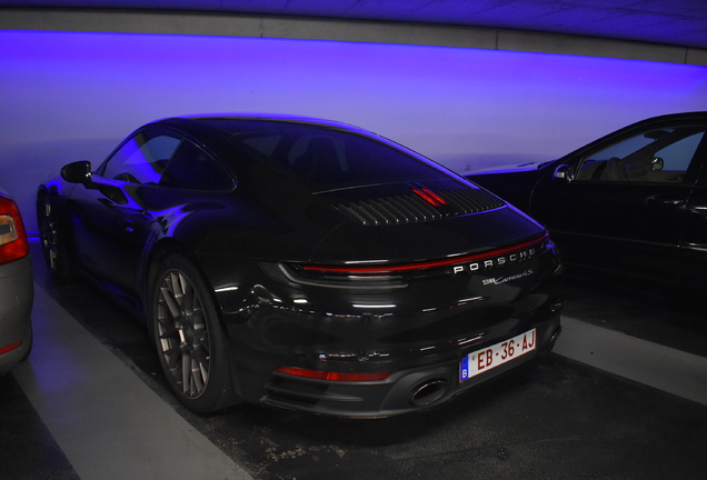 Porsche 992 Carrera 4S