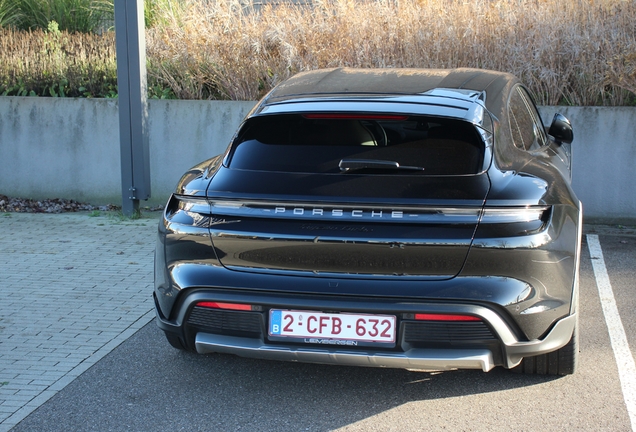 Porsche Taycan Turbo Cross Turismo