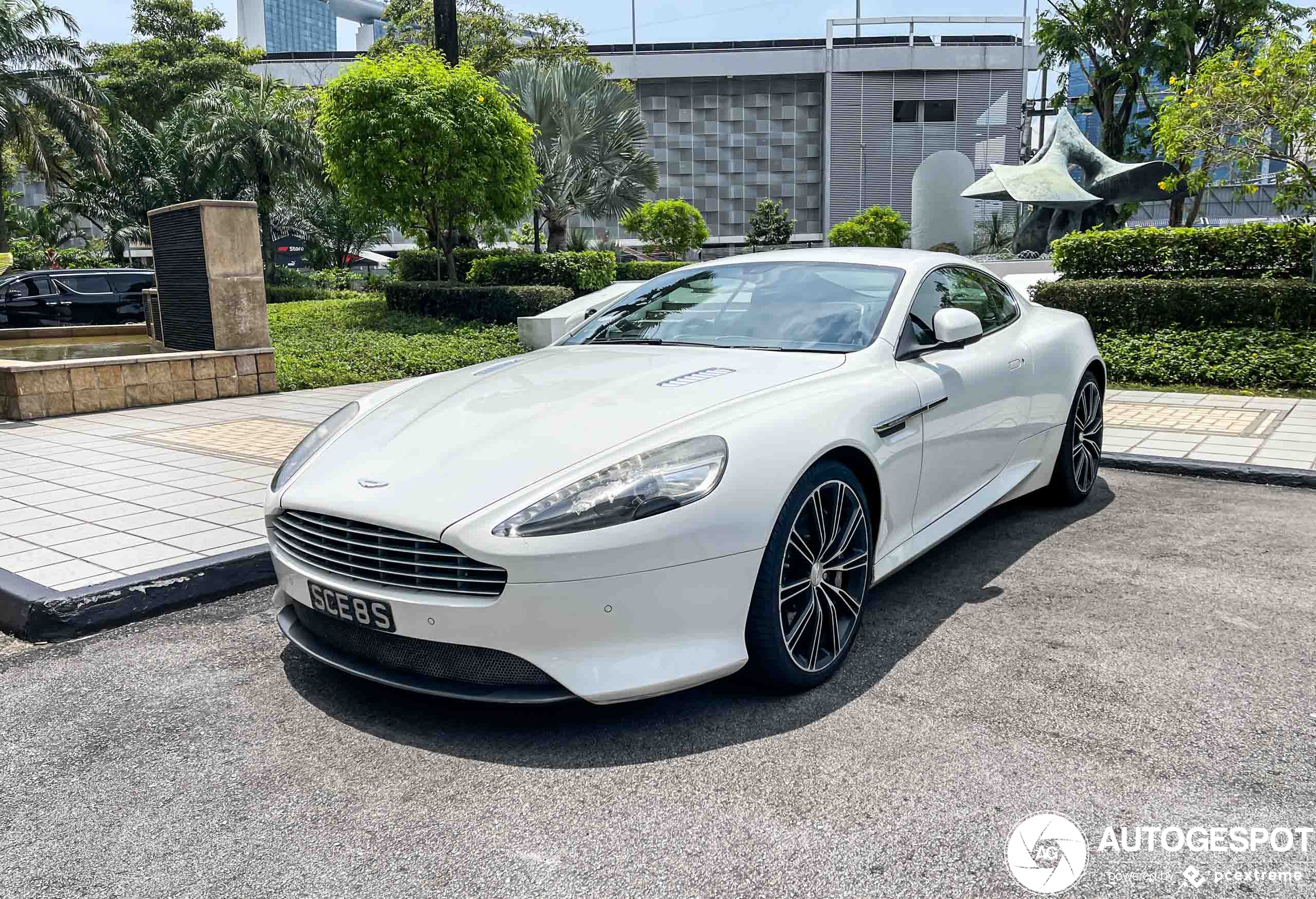 Aston Martin DB9 2013