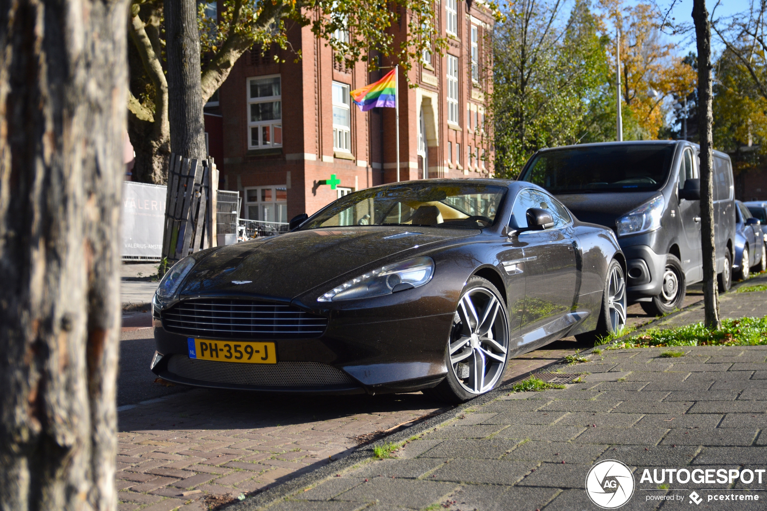 Aston Martin DB9 2013