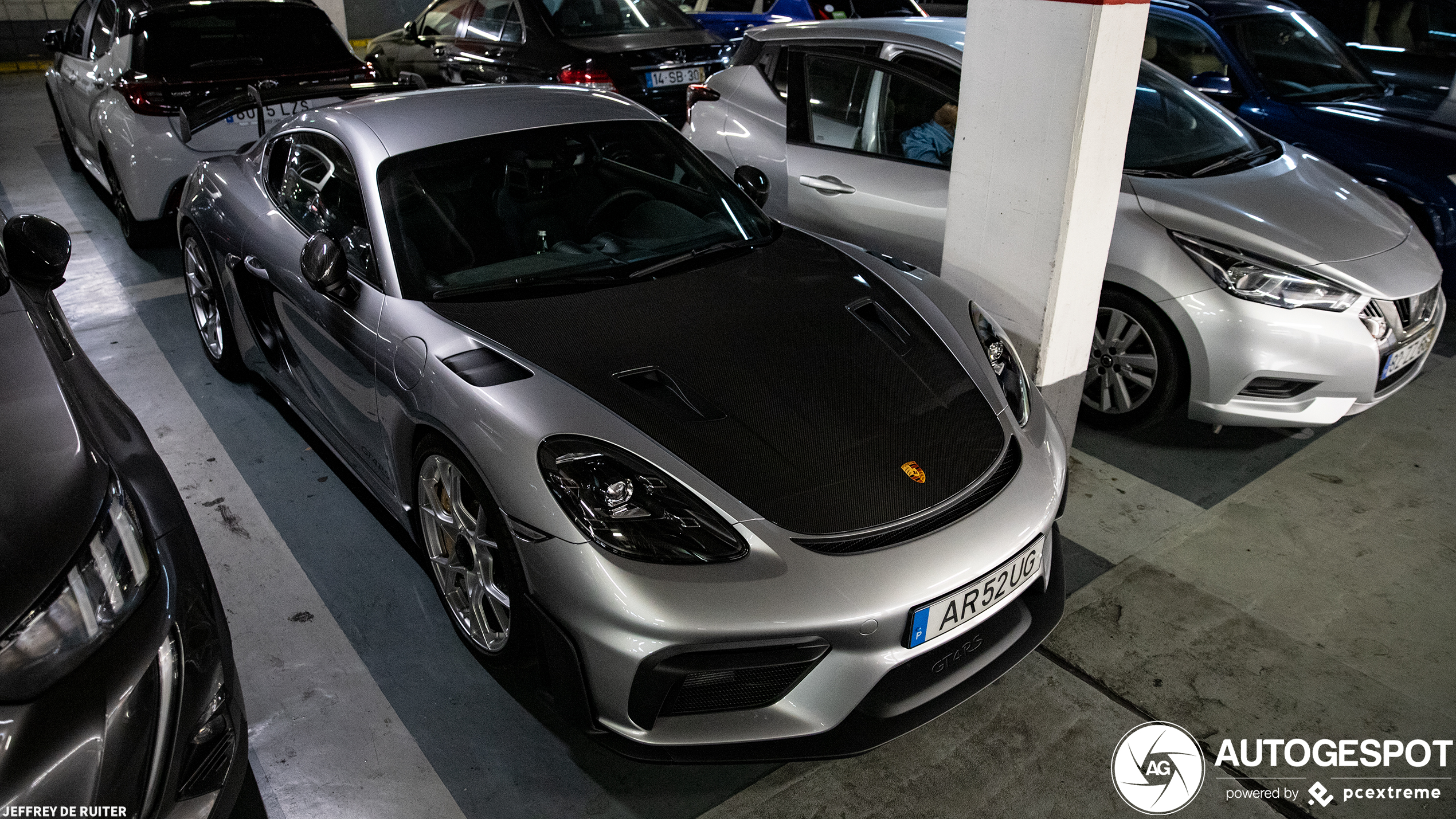 Porsche 718 Cayman GT4 RS Weissach Package