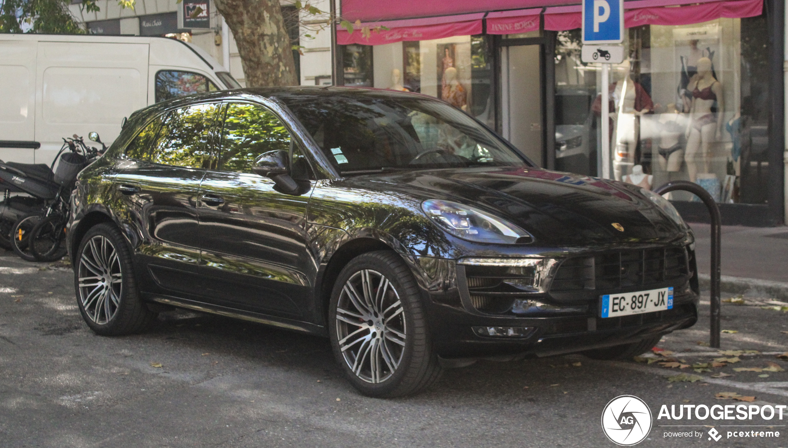 Porsche 95B Macan Turbo