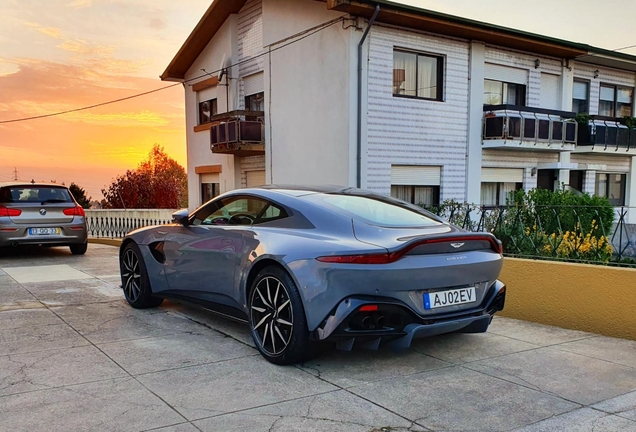 Aston Martin V8 Vantage 2018