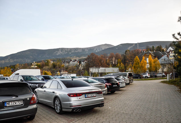 Audi S8 D5