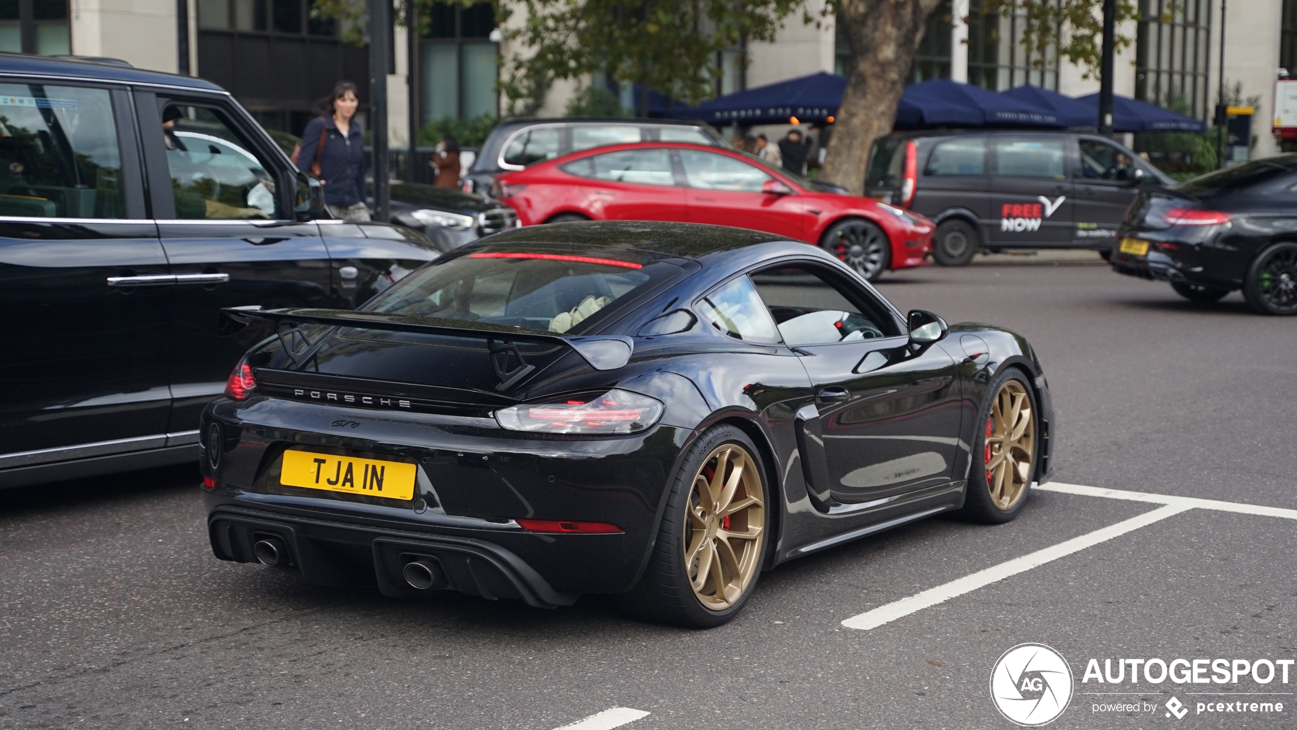 Porsche 718 Cayman GT4