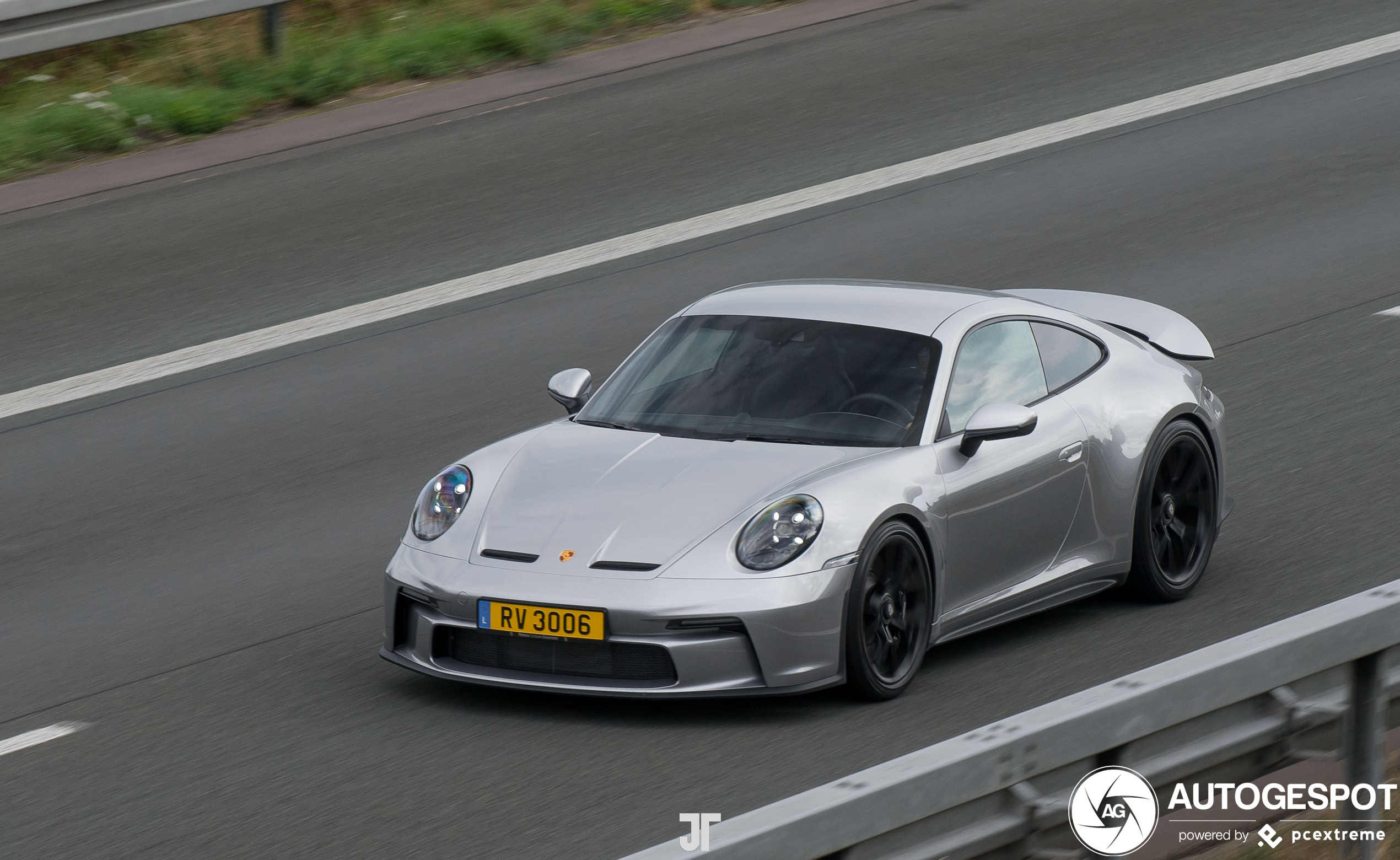 Porsche 992 GT3 Touring