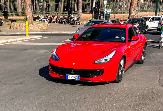 Ferrari GTC4Lusso T