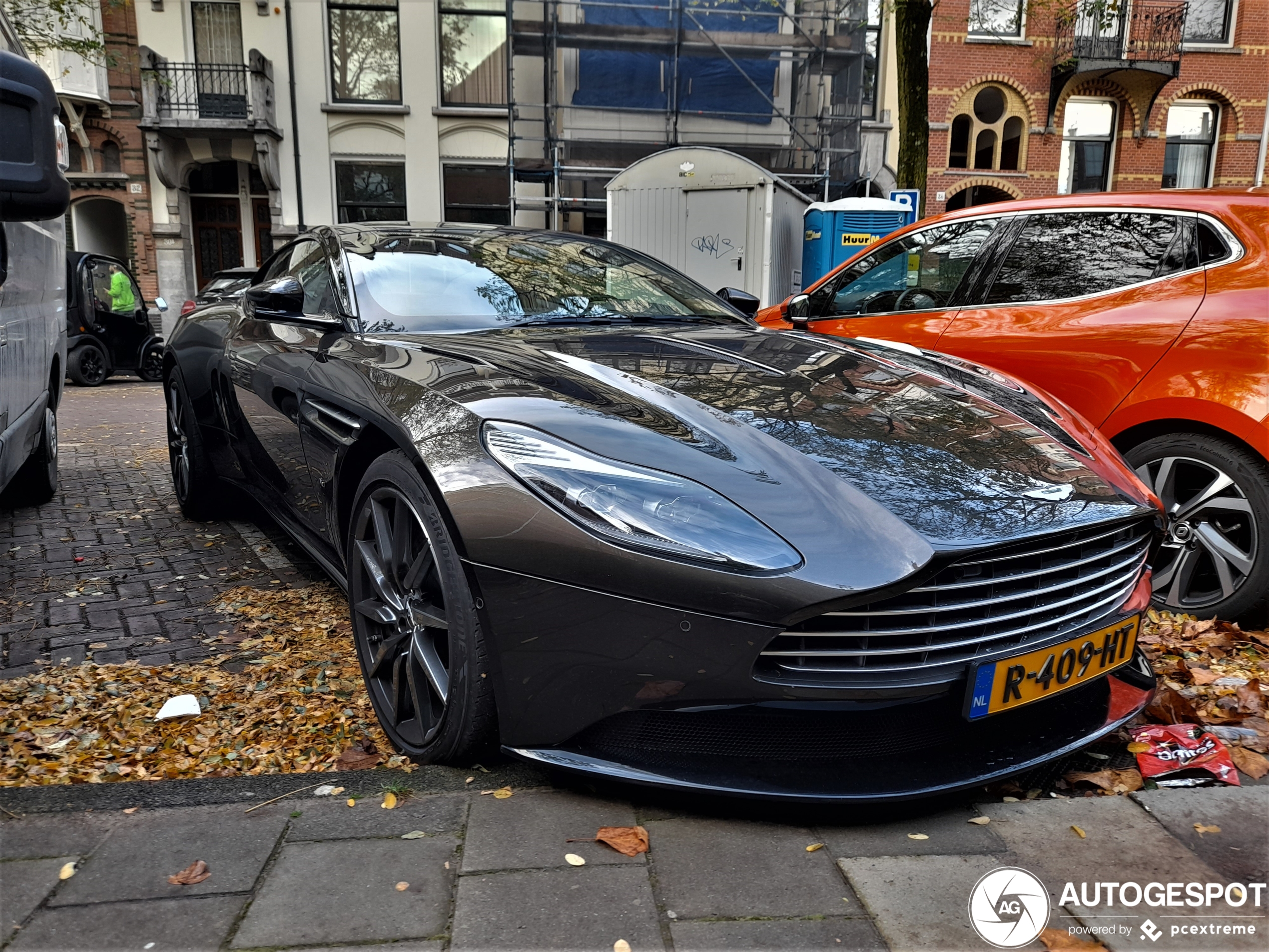 Aston Martin DB11