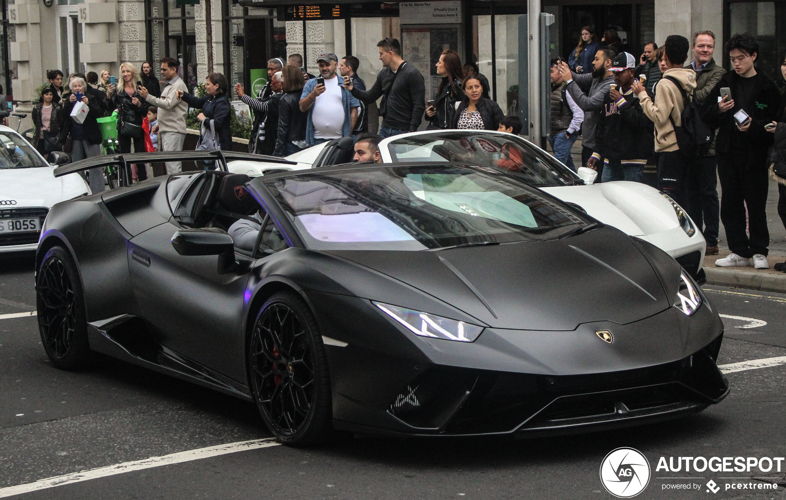 Lamborghini Huracán LP640-4 Performante Spyder