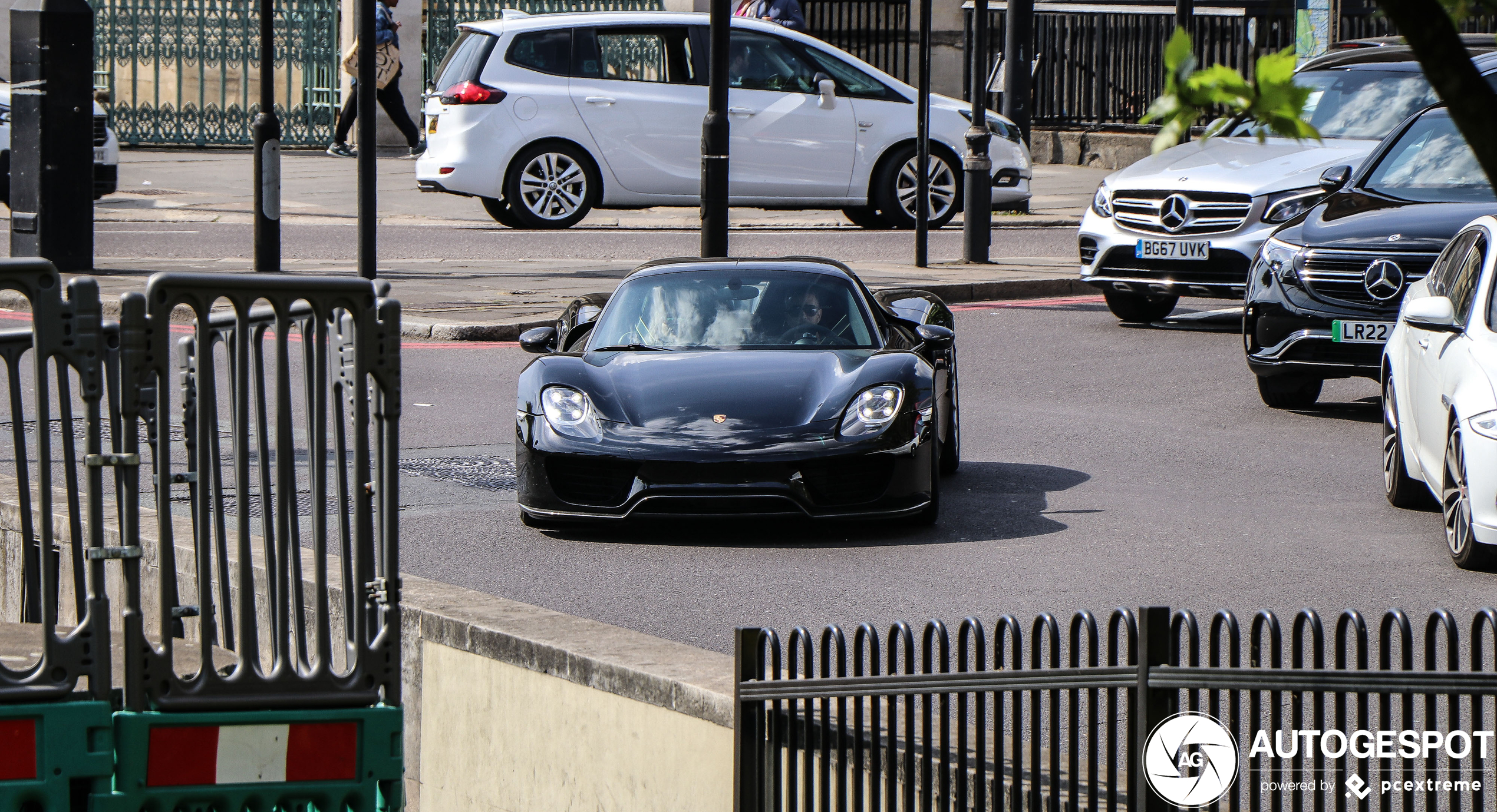 Porsche 918 Spyder Weissach Package