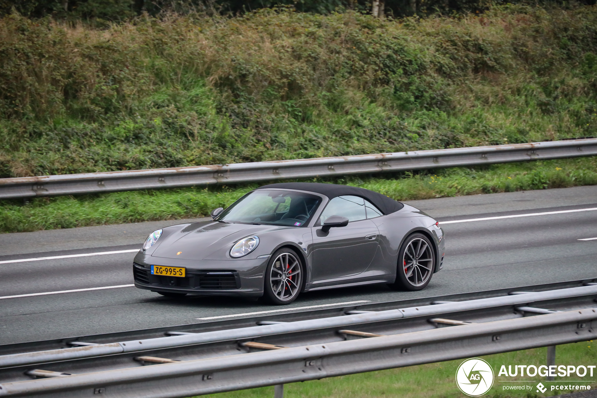 Porsche 992 Carrera 4S Cabriolet