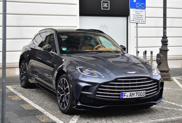 Aston Martin DBX707