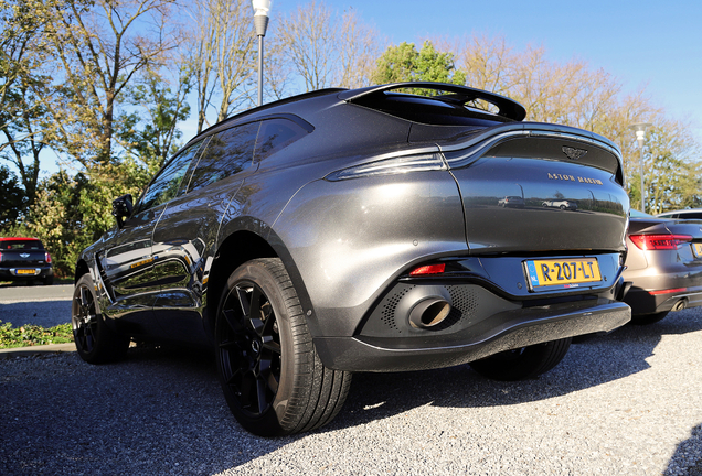 Aston Martin DBX