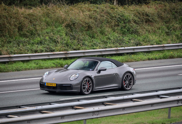 Porsche 992 Carrera 4S Cabriolet