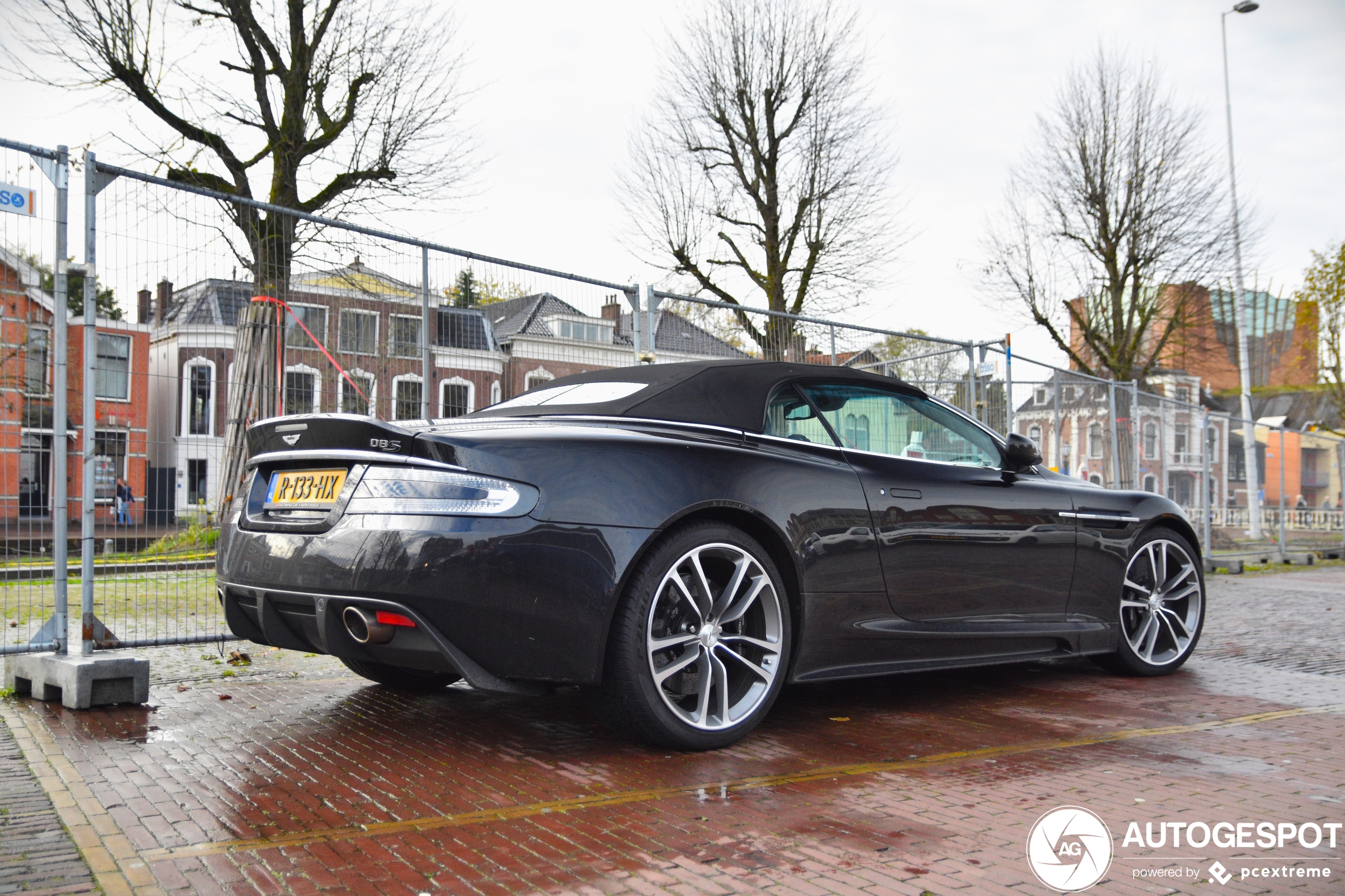 Aston Martin DBS Volante