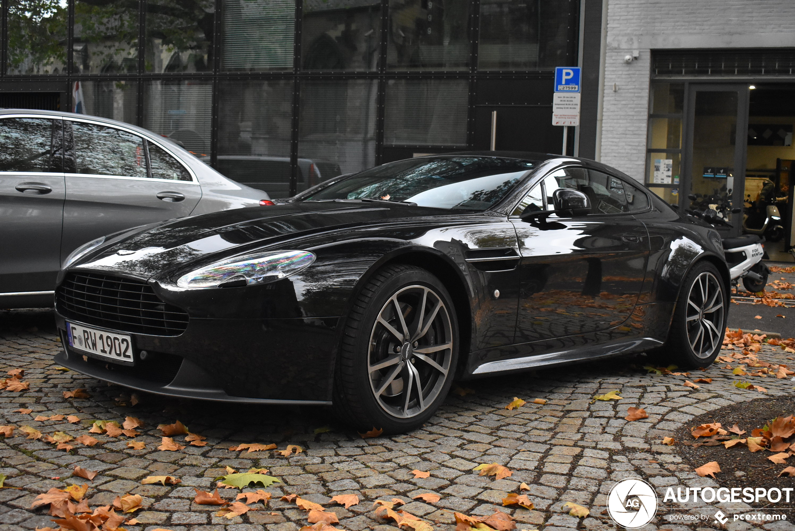 Aston Martin V8 Vantage S