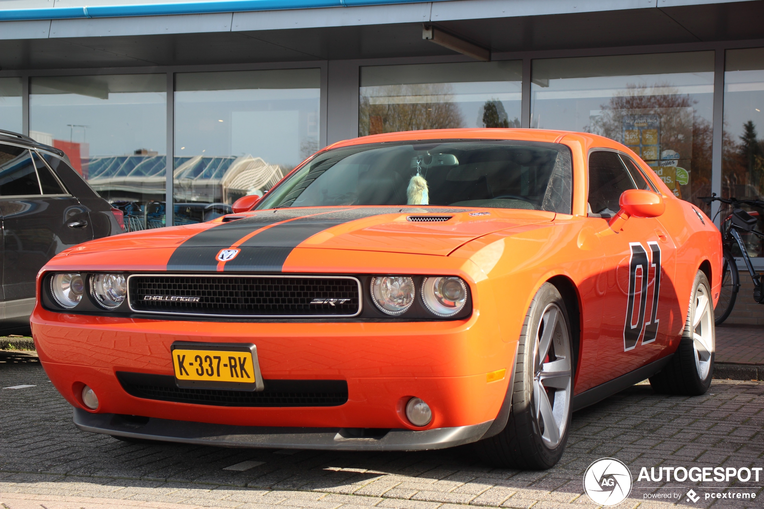 Dodge Challenger SRT-8