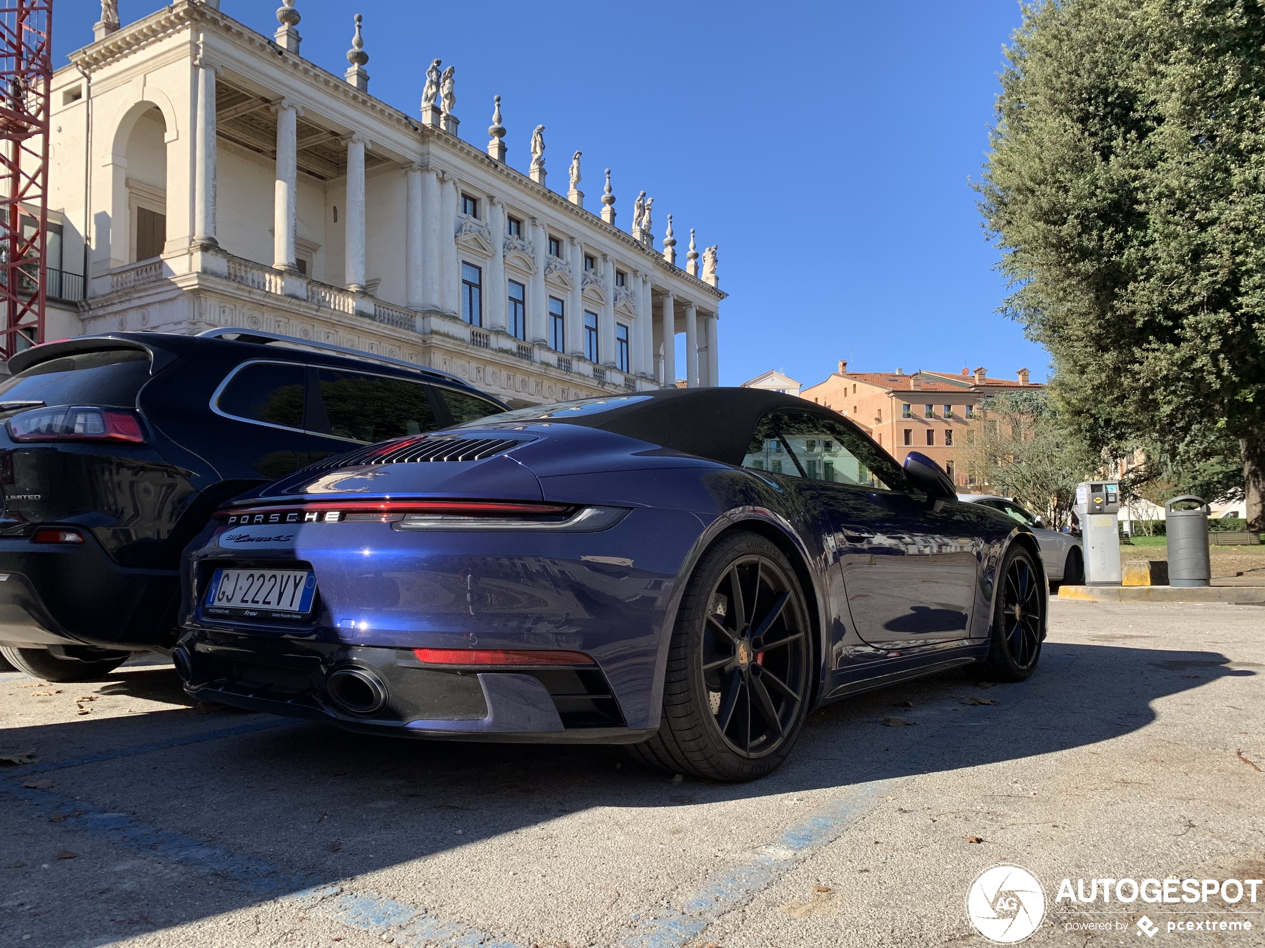 Porsche 992 Carrera 4S Cabriolet