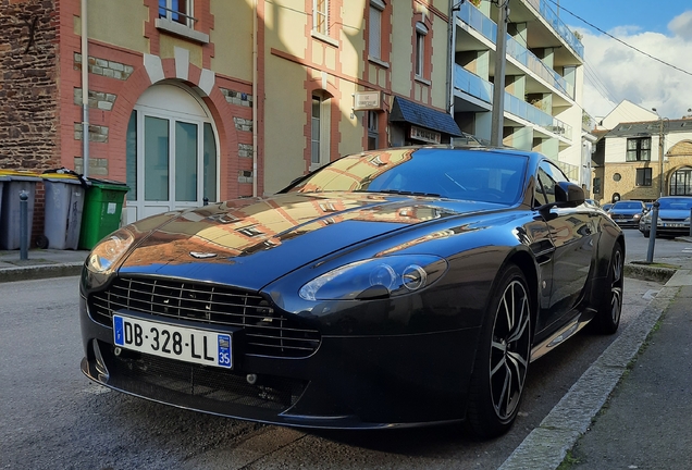 Aston Martin V8 Vantage 2012