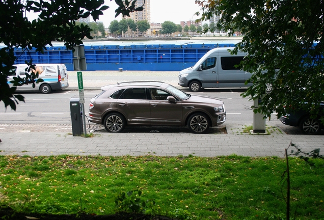 Bentley Bentayga Hybrid 2021