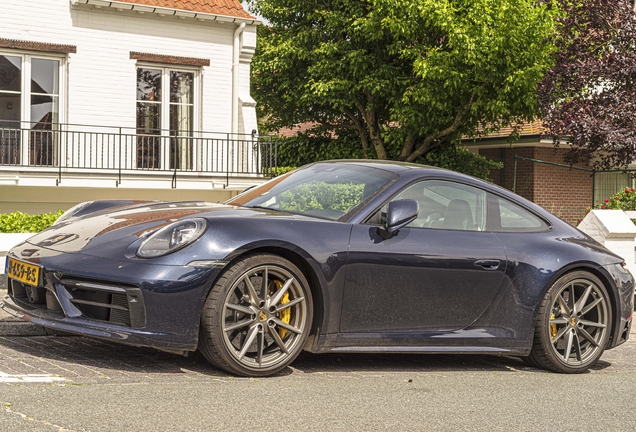 Porsche 992 Carrera 4S