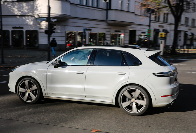 Porsche 9YA Cayenne GTS