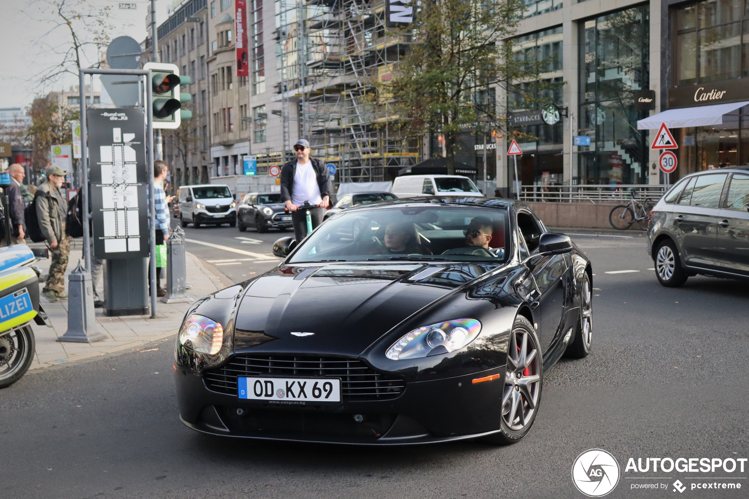 Aston Martin V8 Vantage 2012