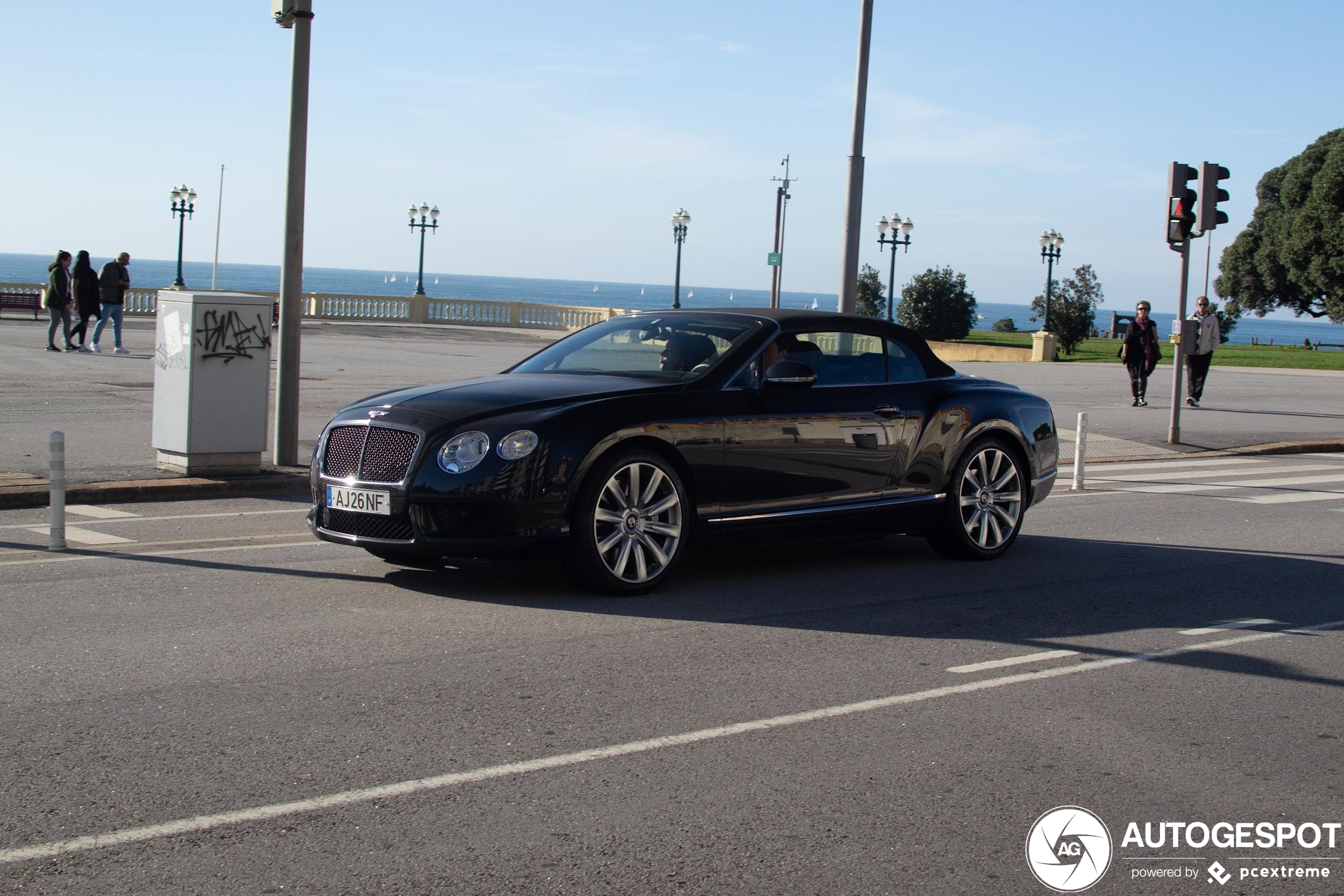 Bentley Continental GTC V8