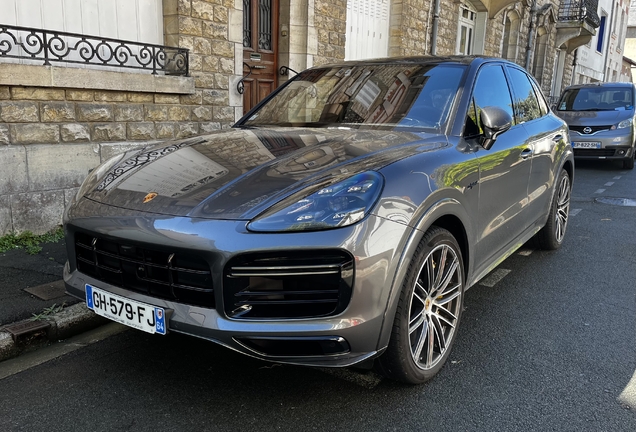 Porsche Cayenne Turbo S E-Hybrid