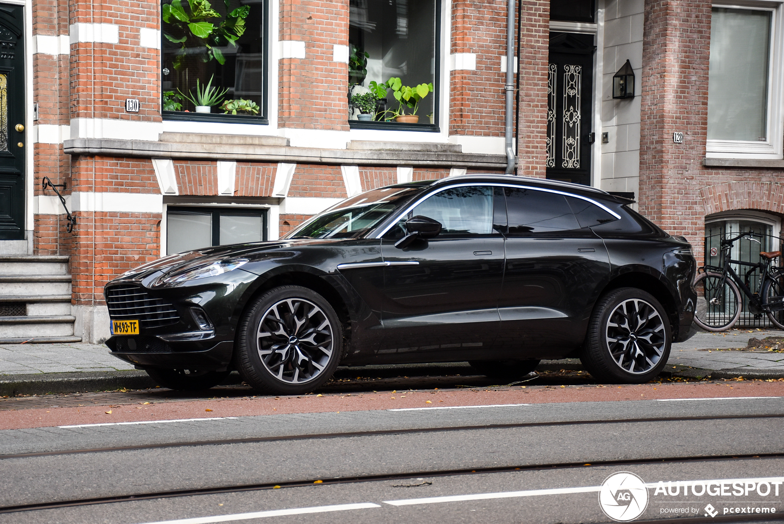 Aston Martin DBX