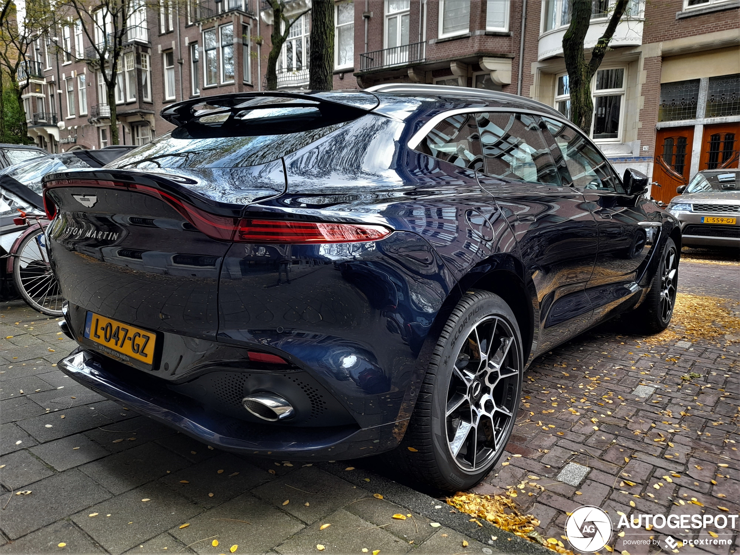 Aston Martin DBX