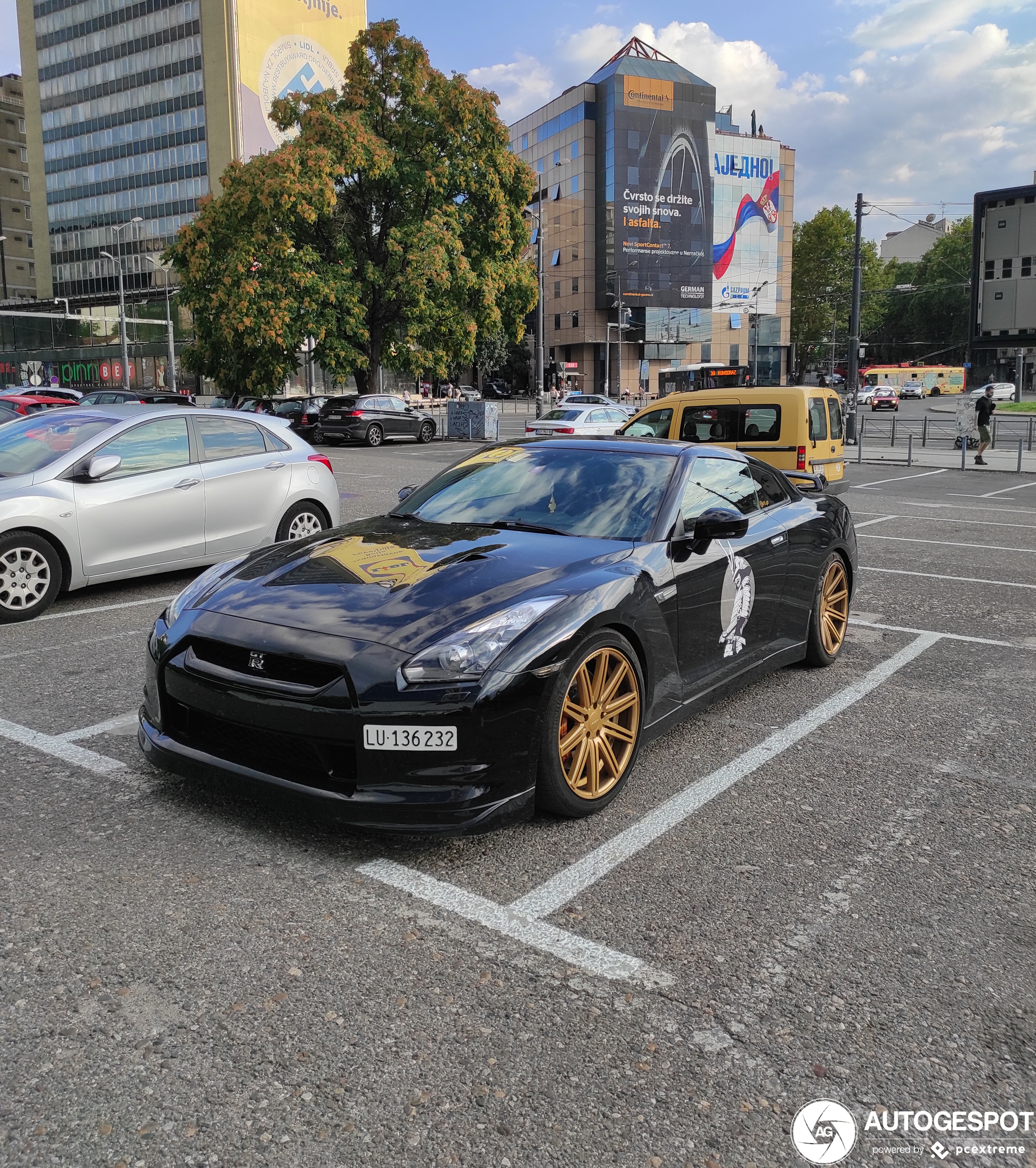 Nissan GT-R