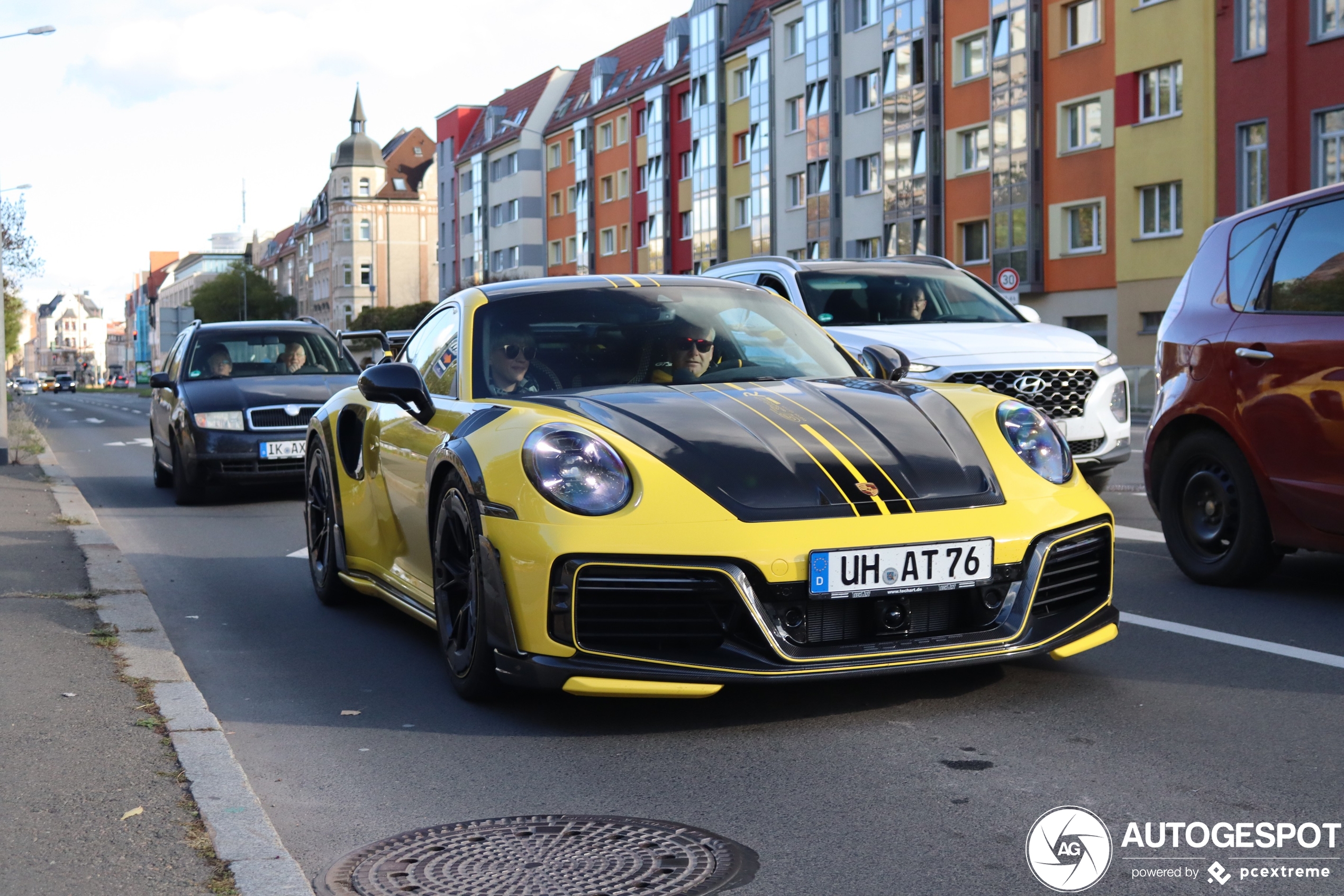 Ruimteschip geland: Porsche 992 TechArt GT Street R