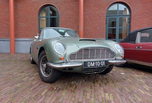 Aston Martin DB6 MKI