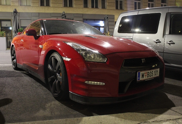 Nissan GT-R 2011