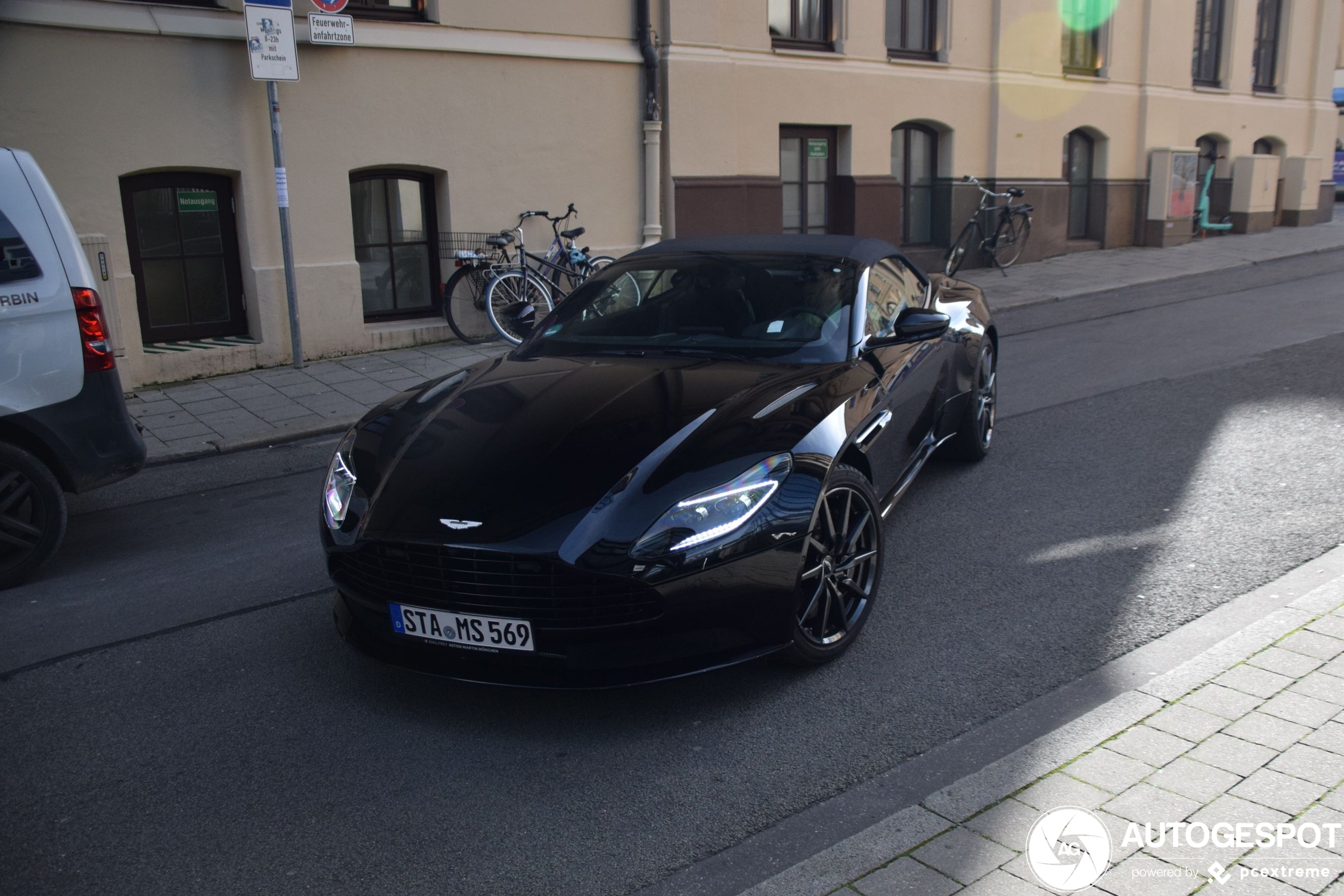 Aston Martin DB11 V8 Volante