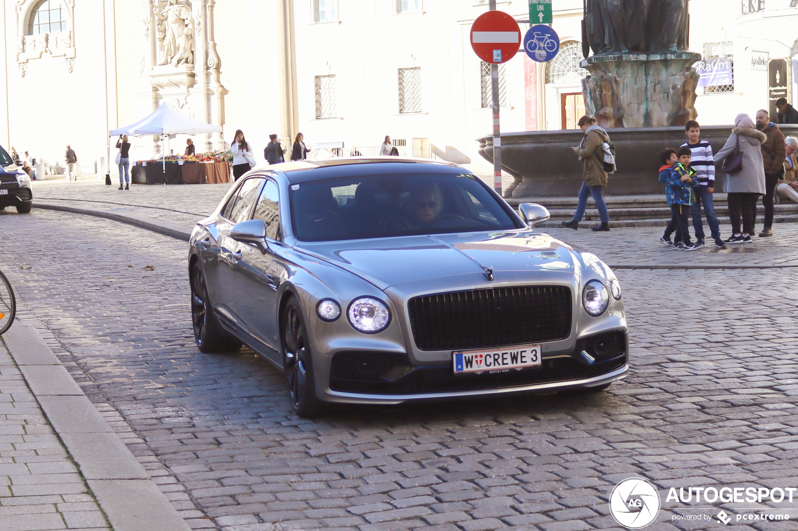 Bentley Flying Spur Hybrid