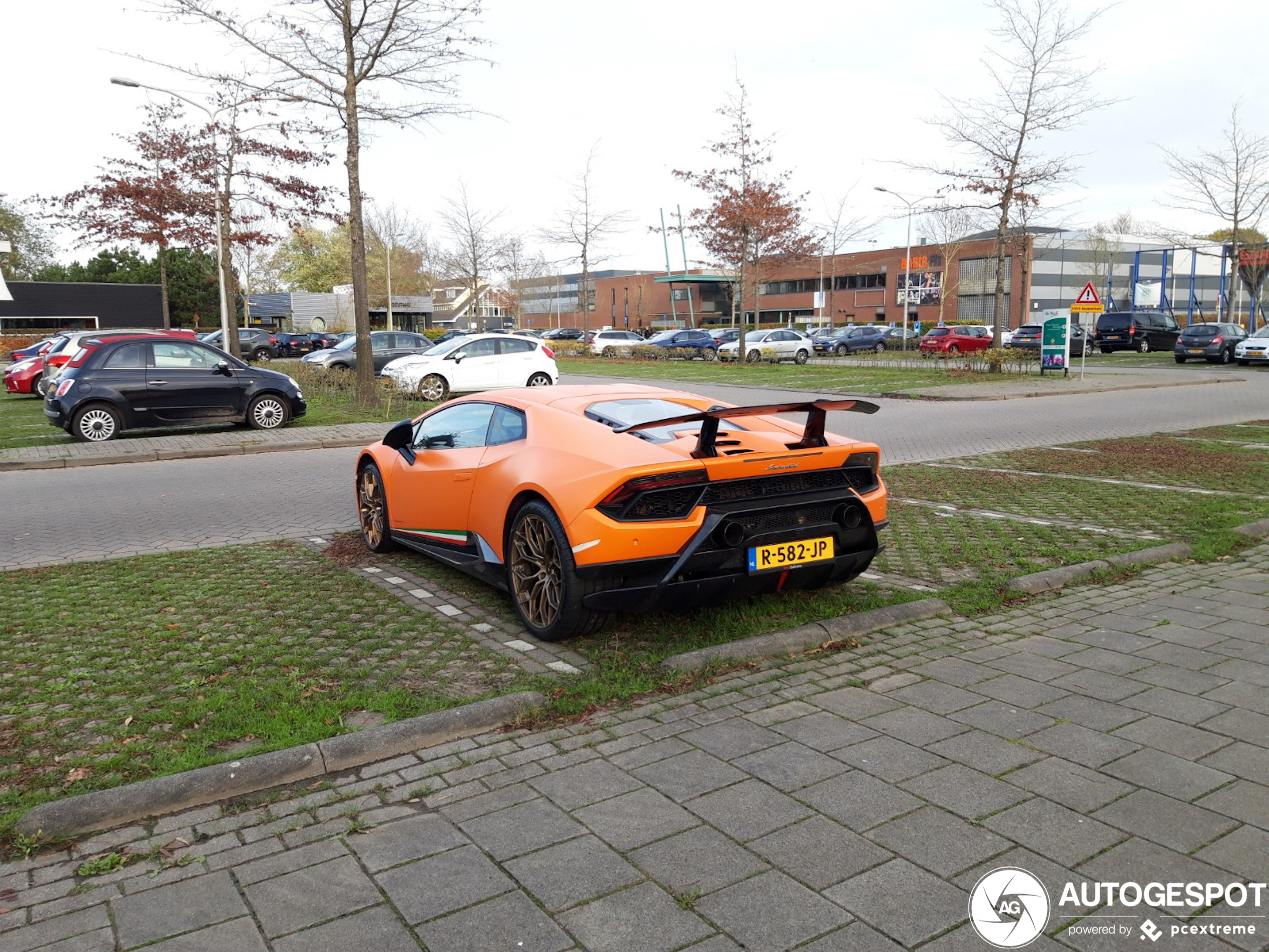 Lamborghini Huracán LP640-4 Performante