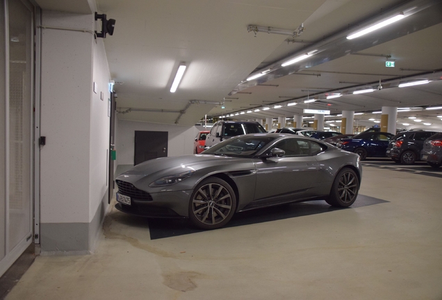 Aston Martin DB11 V8