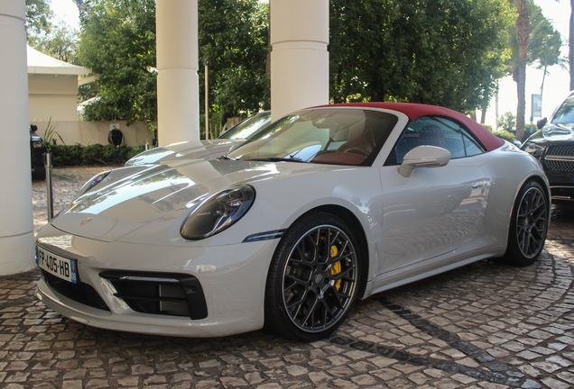 Porsche 992 Carrera 4S Cabriolet