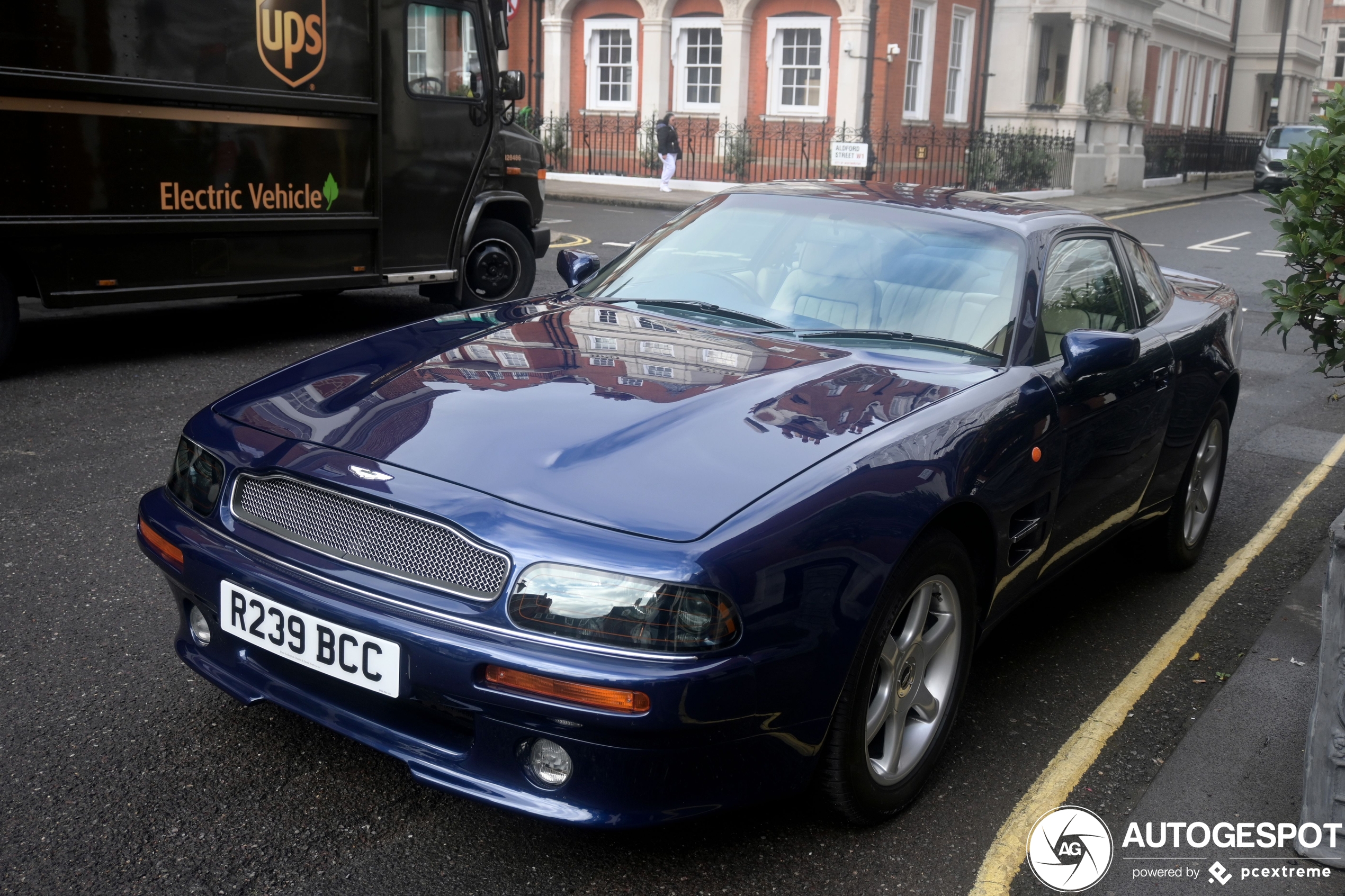 Aston Martin V8 Coupe