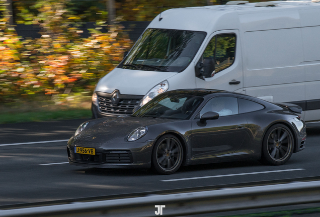 Porsche 992 Carrera 4S