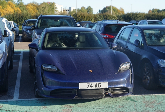 Porsche Taycan turbo