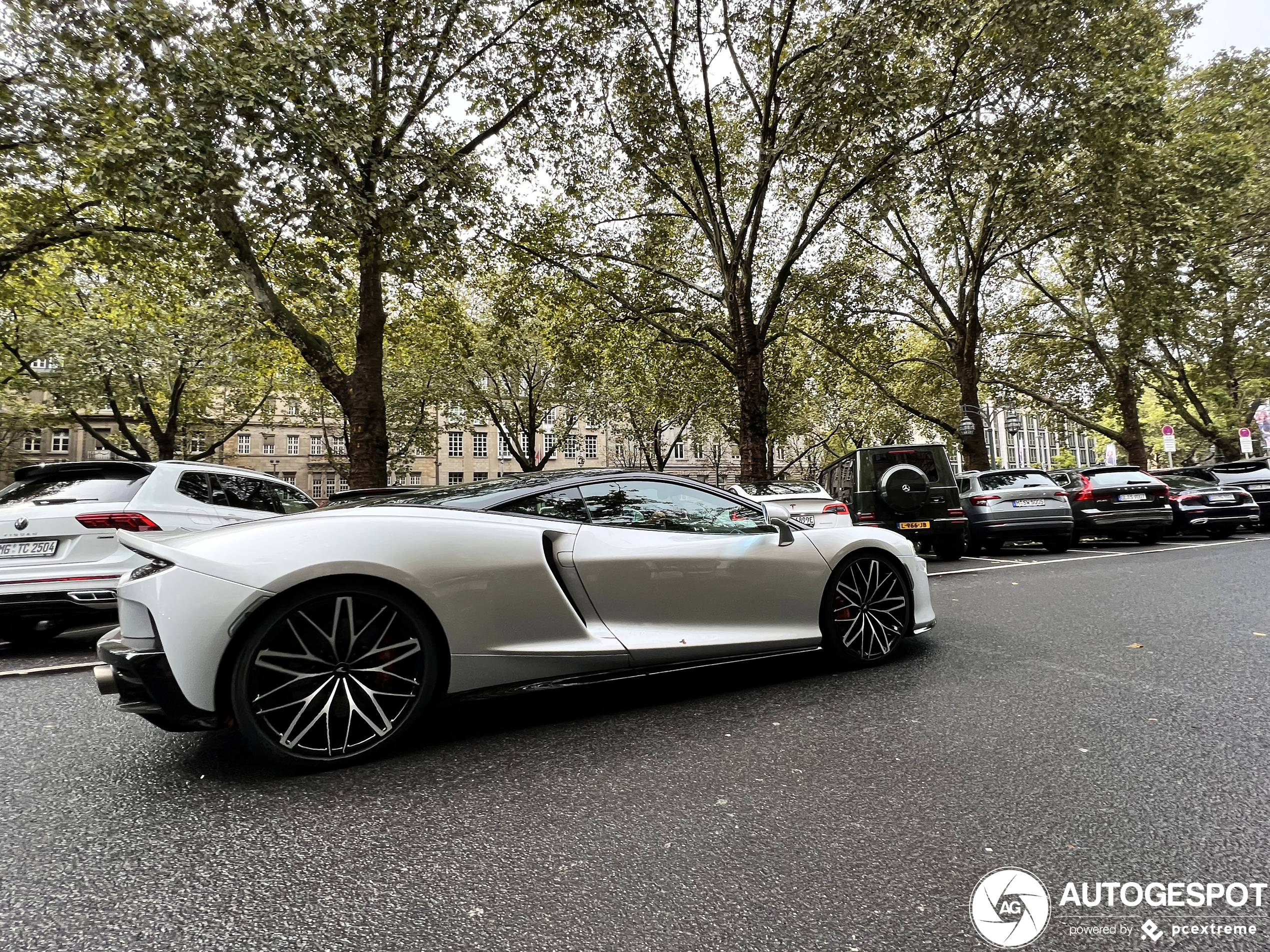 McLaren GT