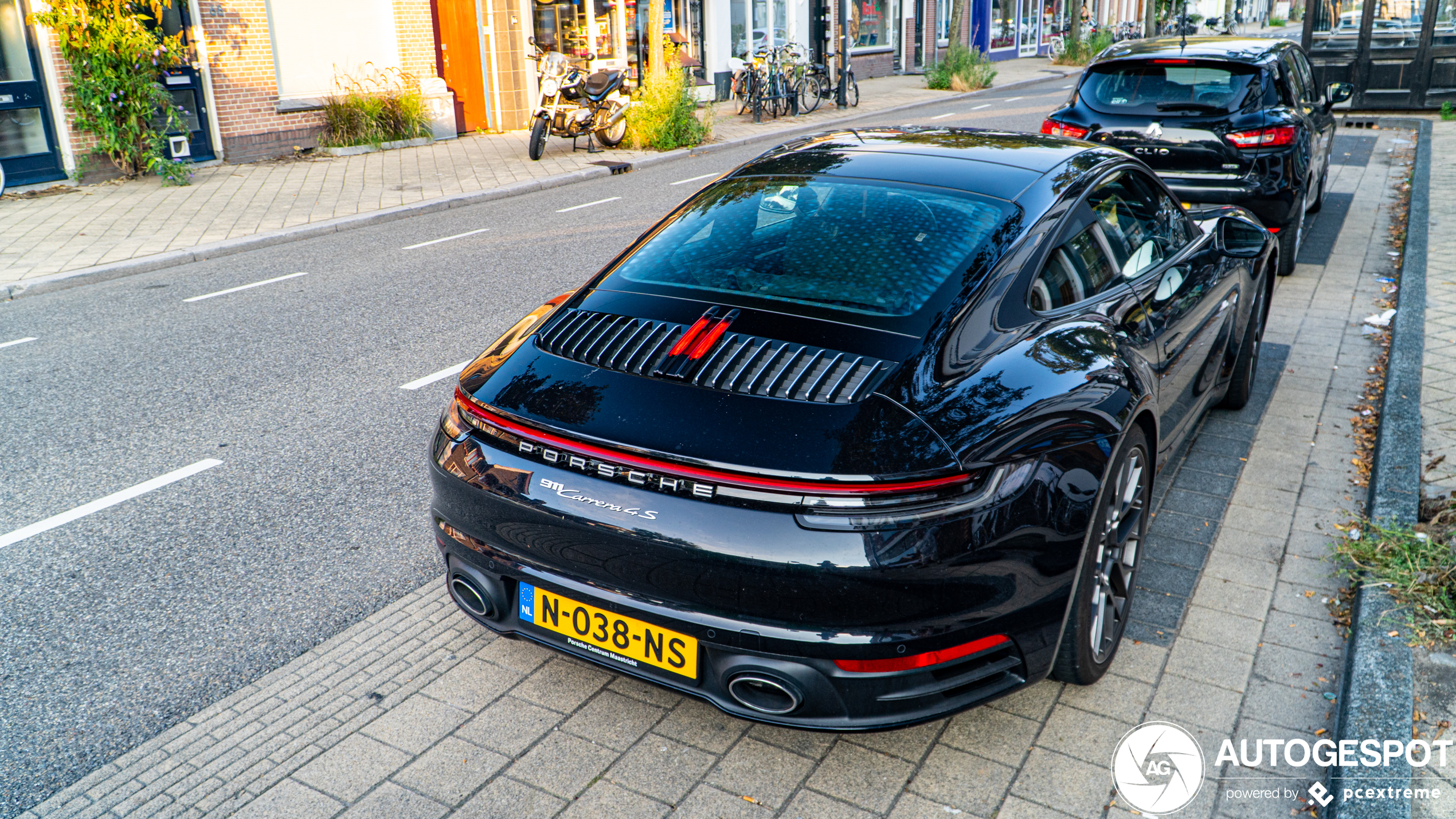 Porsche 992 Carrera 4S