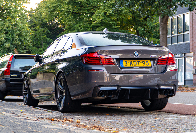 BMW M5 F10 2011