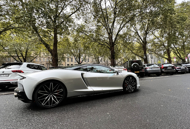 McLaren GT